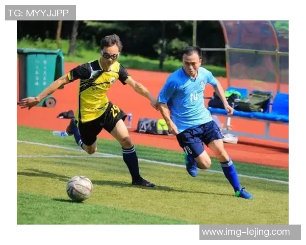 激情四溢的绿茵场上精彩绝伦的足球赛让人热血沸腾的瞬间回顾